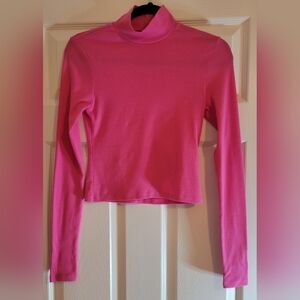 American Eagle Vibrant Pink Long Sleeve Tee. Size S. Very good condityion.